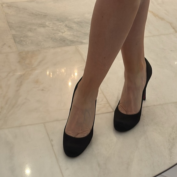 Christian Louboutin Satin Pumps size 39 - Picture 7 of 9